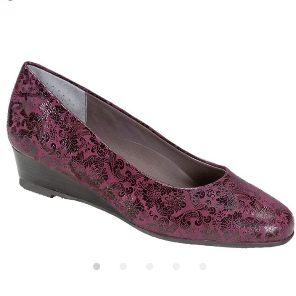SAS Sofia Wedge Pump Size 9